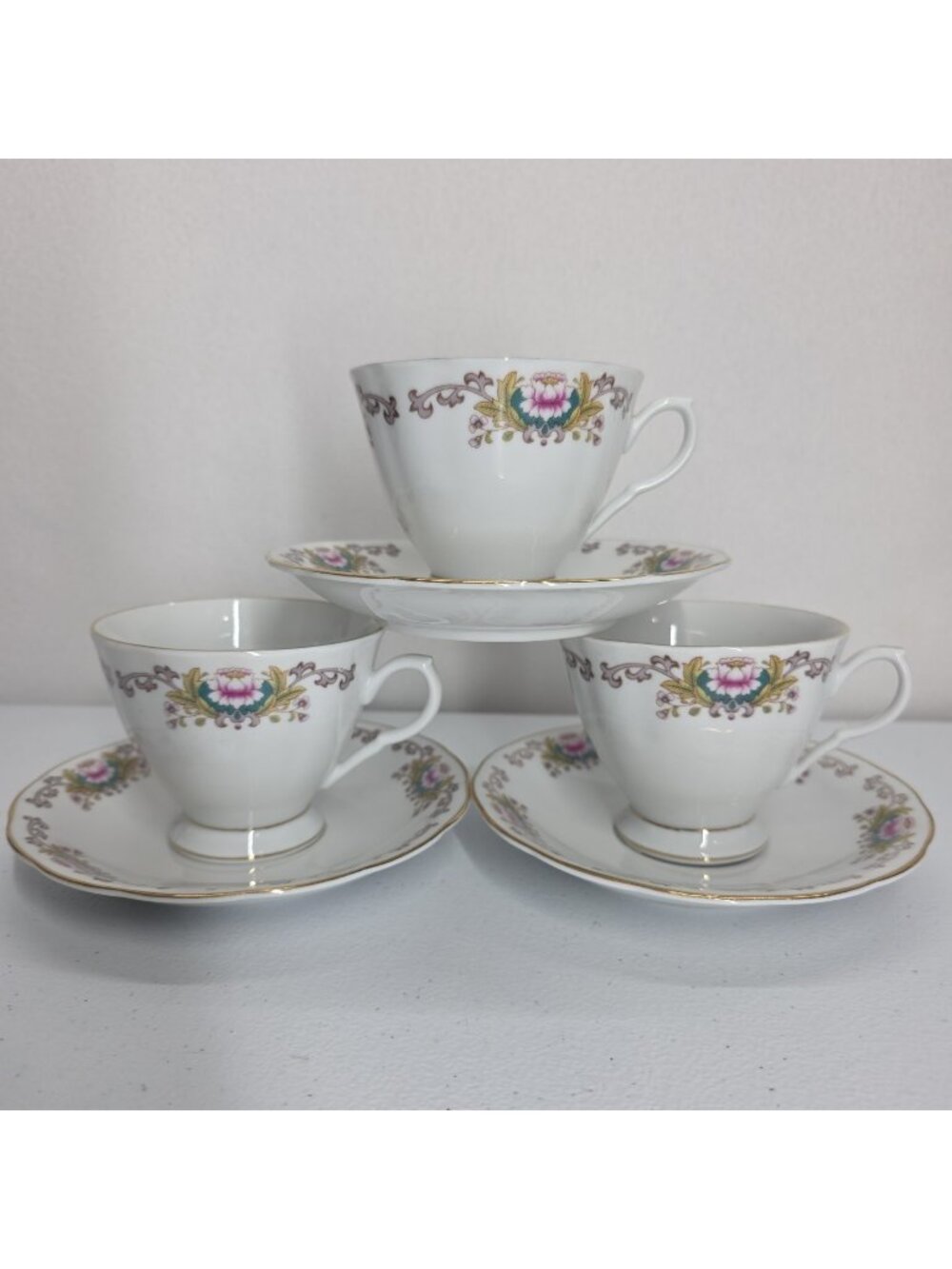 VTG Lotus Flower Tea Cup & Saucer Set Gold Gilding Cottagecore Romantic Elegant